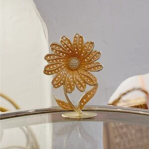 Vintage Gold & Peach Metal Flower Shaped Stud Earring Holder Stand